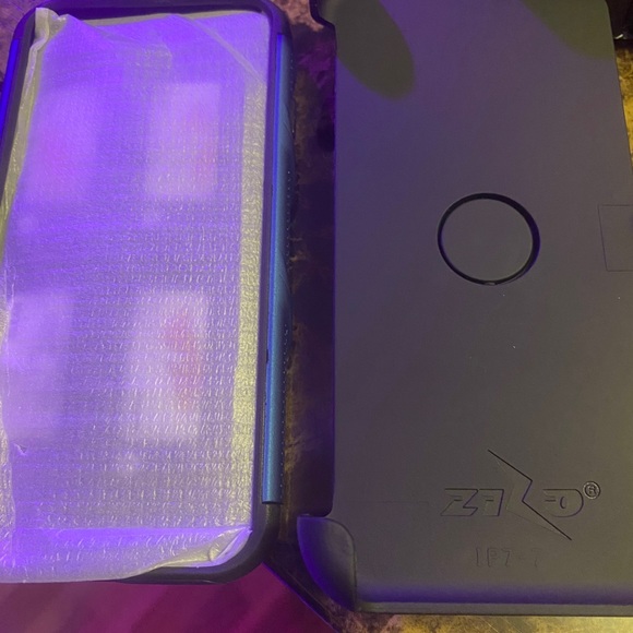 Phone case - Picture 6 of 9